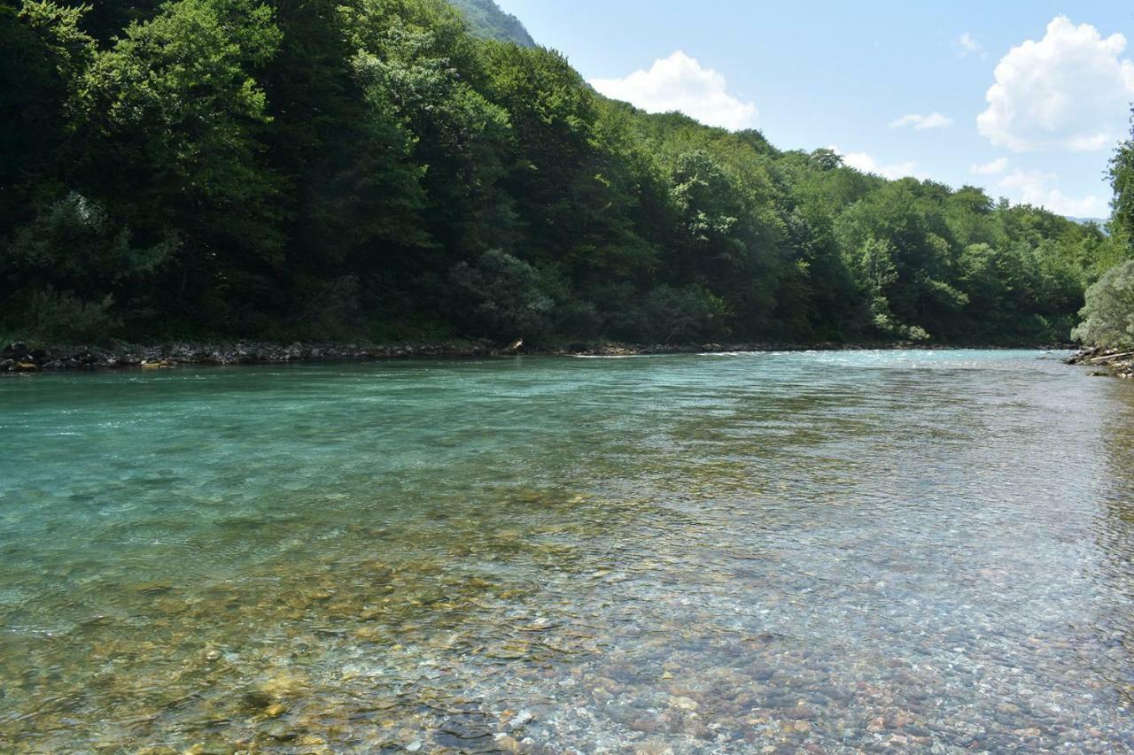 Tara Inn Resort Bastasi エクステリア 写真
